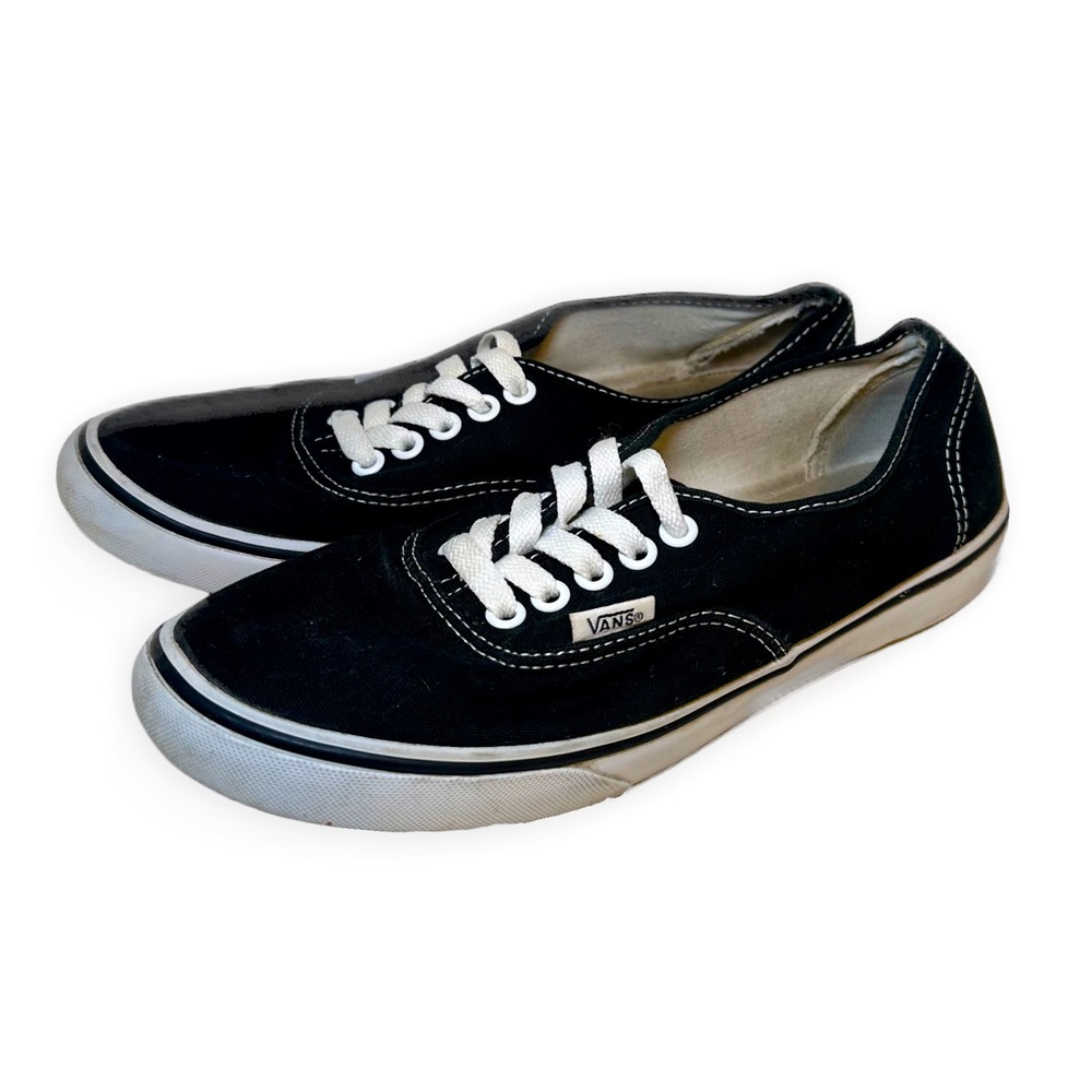 Vans Authentic Shoe - Classic Sneaker, Low-top, Black, Unisex